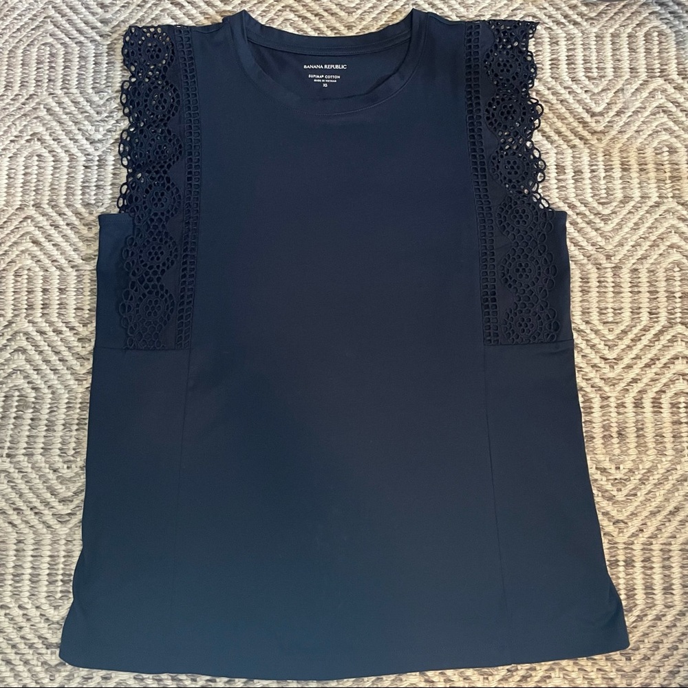 LIKE NEW BR Lace-Sleeve Tank